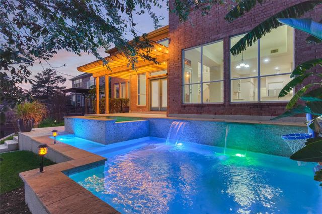 373 Bayshore Drive, Montgomery, TX 77356