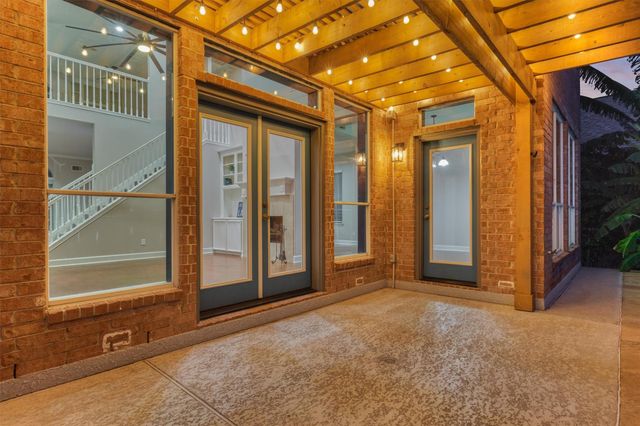 373 Bayshore Drive, Montgomery, TX 77356