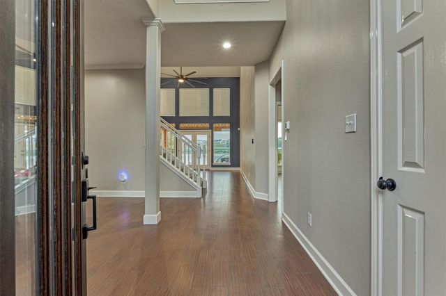 373 Bayshore Drive, Montgomery, TX 77356