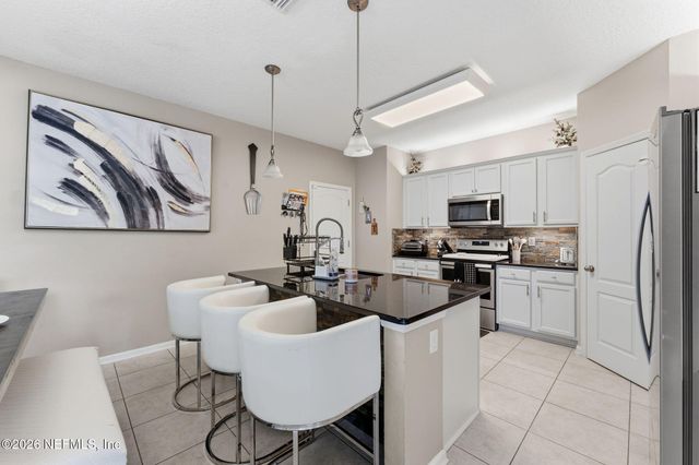 16315 HUNTERS HOLLOW Trail, Jacksonville, FL 32218