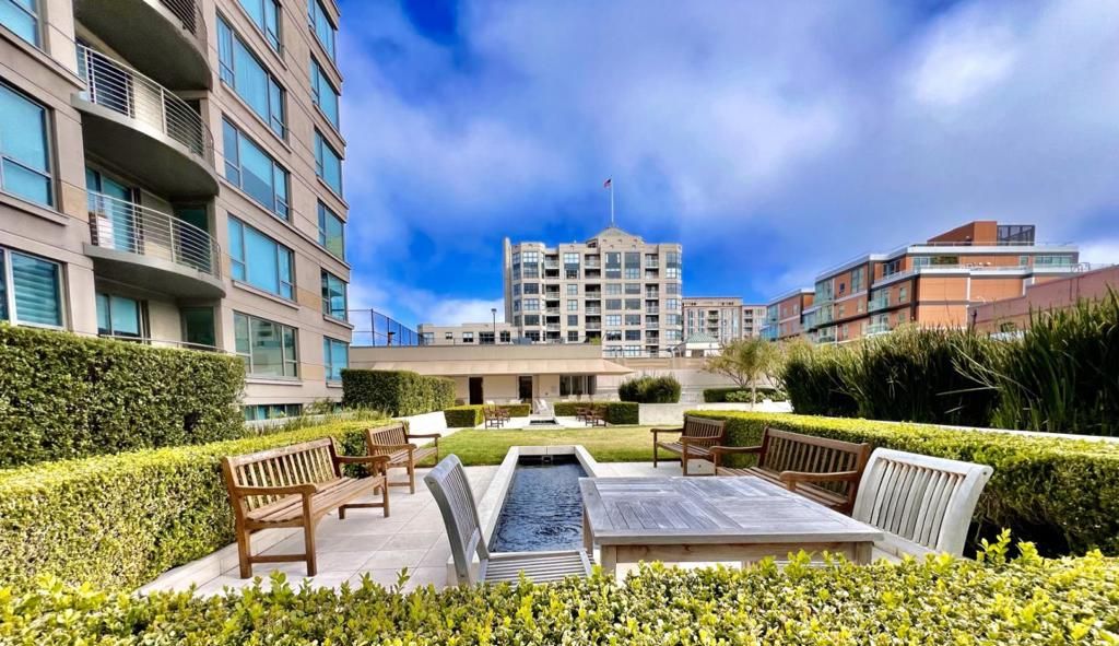 Image 11 of property listing at 219 Brannan Street 2F, San Francisco, CA 94107