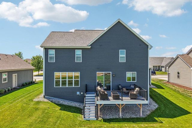 1390 Foxwood PASS, Oconomowoc, WI 53066