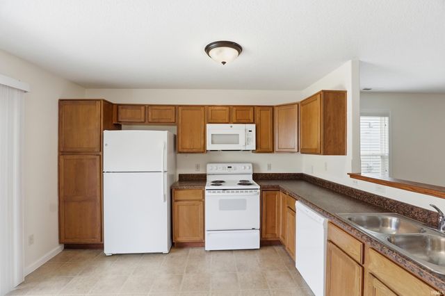 4104 Ravens Cove Run, Fort Wayne, IN 46818