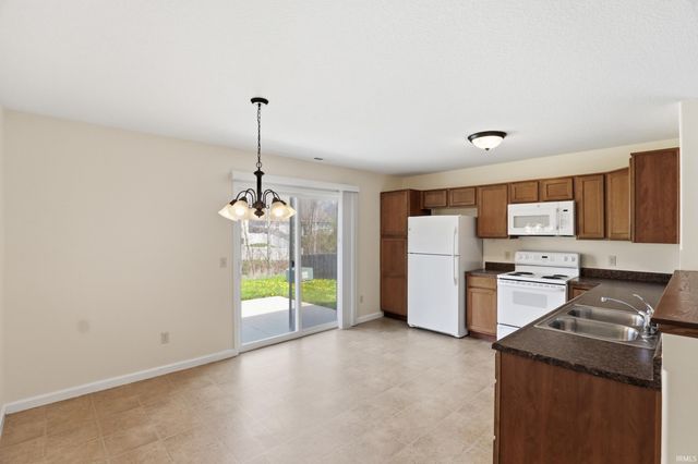 4104 Ravens Cove Run, Fort Wayne, IN 46818