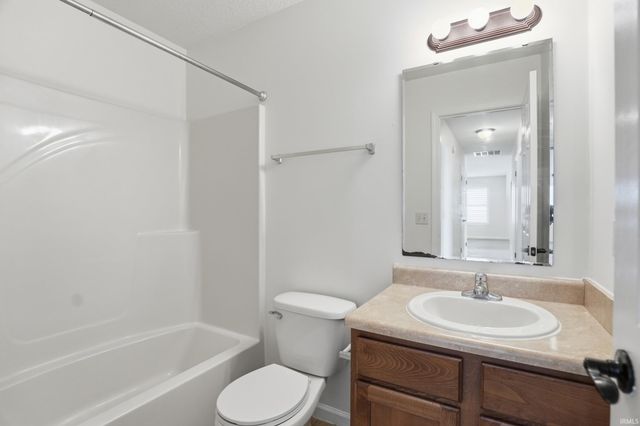 4104 Ravens Cove Run, Fort Wayne, IN 46818