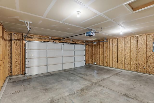 4104 Ravens Cove Run, Fort Wayne, IN 46818