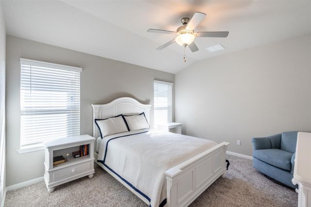 115 Oakdale Meadows LN, Hutto, TX 78634