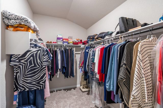 115 Oakdale Meadows LN, Hutto, TX 78634