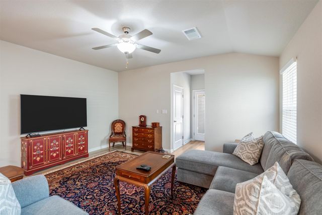 115 Oakdale Meadows LN, Hutto, TX 78634