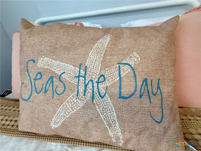 402 E Virginia Avenue, Seadrift, TX 77983