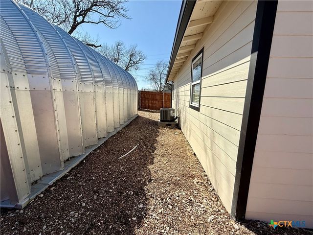 402 E Virginia Avenue, Seadrift, TX 77983