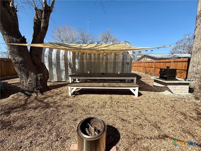 402 E Virginia Avenue, Seadrift, TX 77983