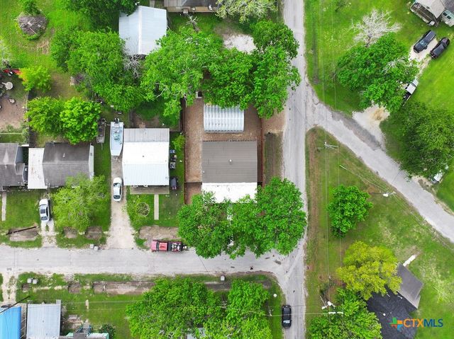 402 E Virginia Avenue, Seadrift, TX 77983