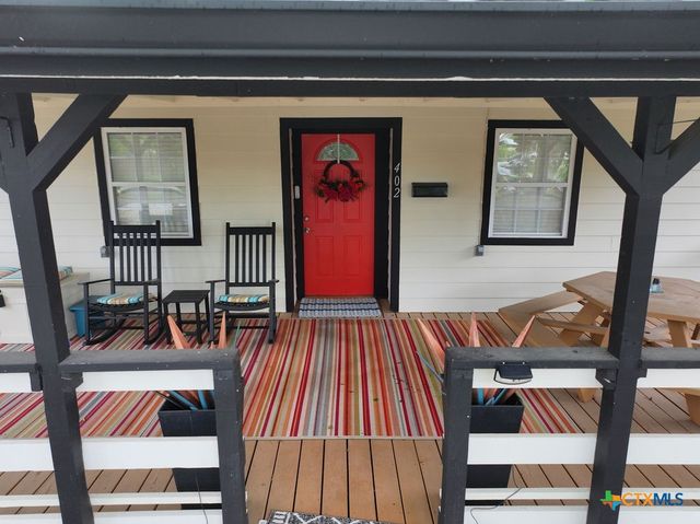 402 E Virginia Avenue, Seadrift, TX 77983