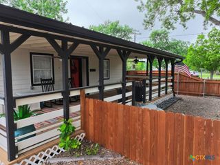 402 E Virginia Avenue, Seadrift, TX 77983