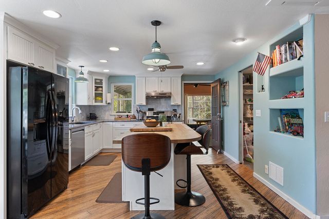 151 Hornet Lane, Grants Pass, OR 97527