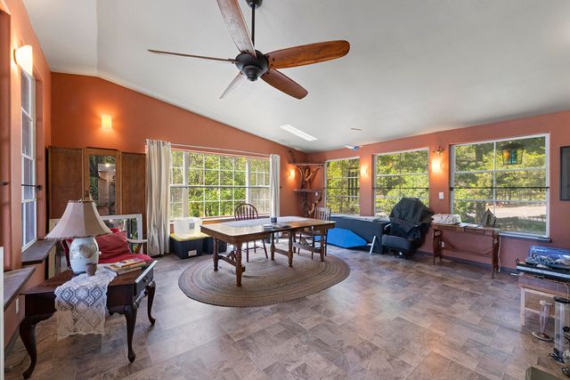 151 Hornet Lane, Grants Pass, OR 97527