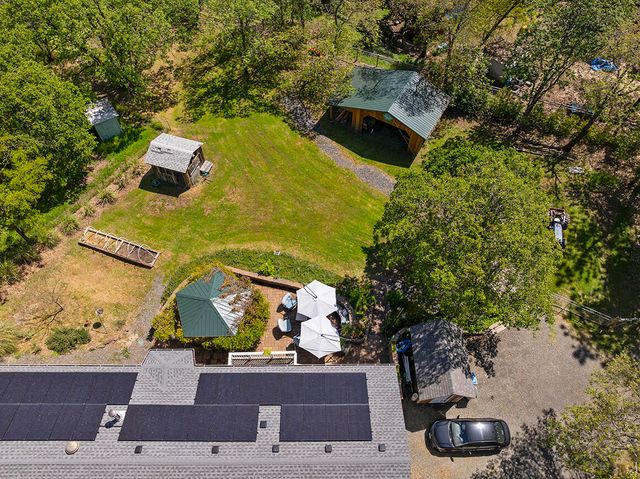 151 Hornet Lane, Grants Pass, OR 97527