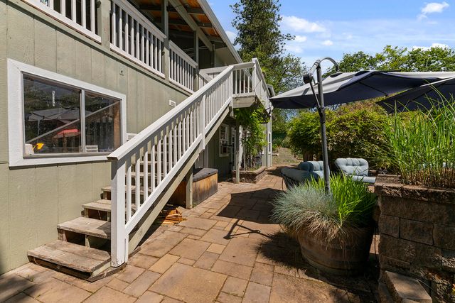 151 Hornet Lane, Grants Pass, OR 97527