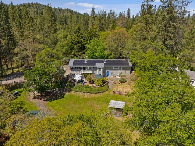 151 Hornet Lane, Grants Pass, OR 97527