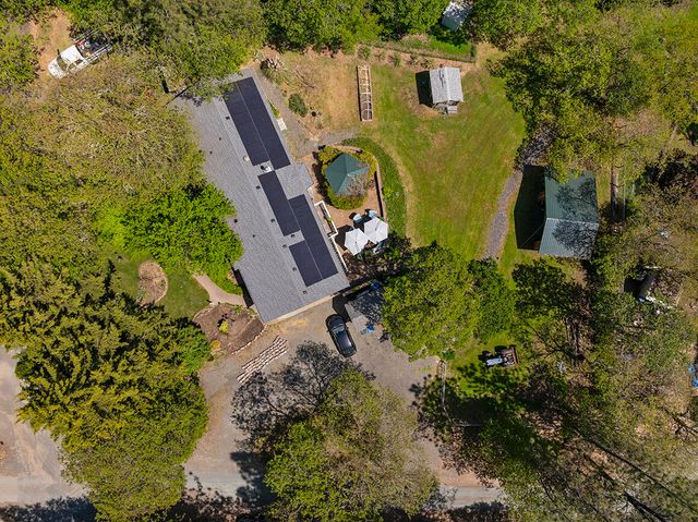 151 Hornet Lane, Grants Pass, OR 97527