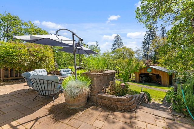 151 Hornet Lane, Grants Pass, OR 97527