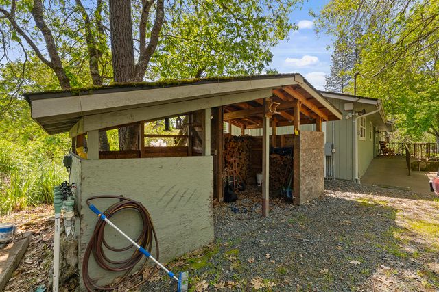 151 Hornet Lane, Grants Pass, OR 97527