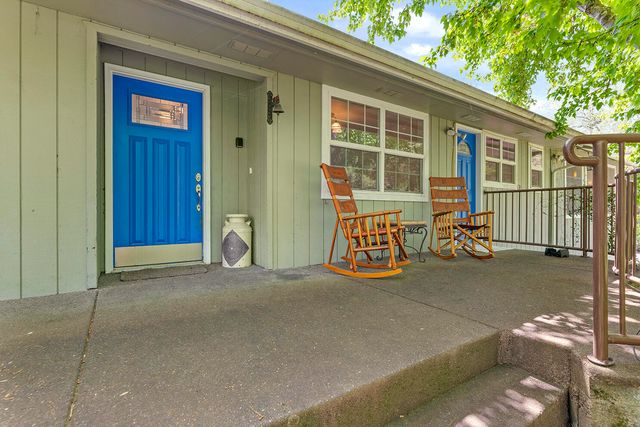 151 Hornet Lane, Grants Pass, OR 97527