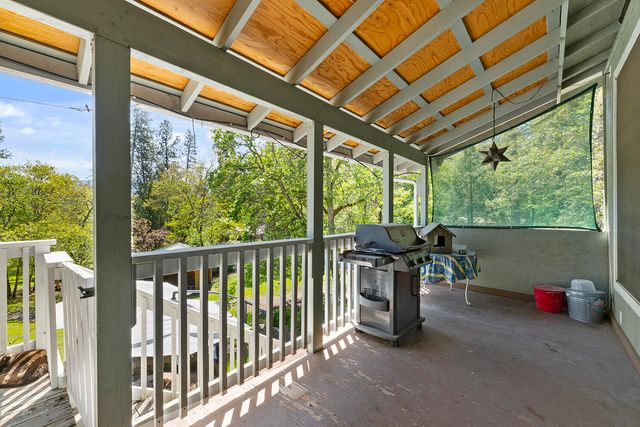 151 Hornet Lane, Grants Pass, OR 97527