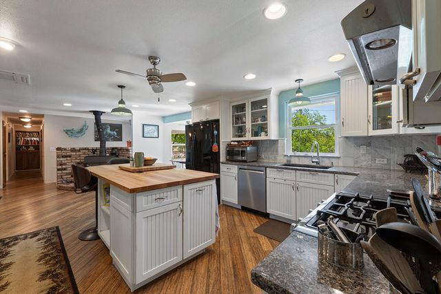 151 Hornet Lane, Grants Pass, OR 97527