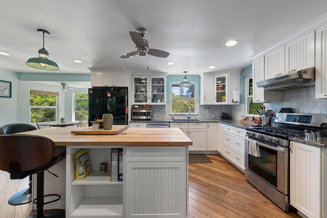 151 Hornet Lane, Grants Pass, OR 97527