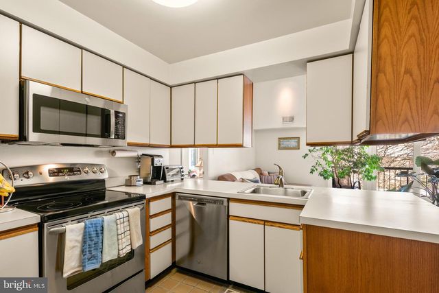 1323 EAGLES RIDGE DR, Chesterbrook, PA 19087