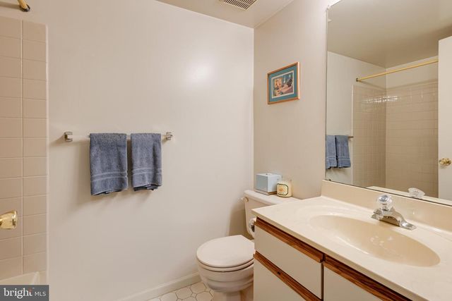 1323 EAGLES RIDGE DR, Chesterbrook, PA 19087