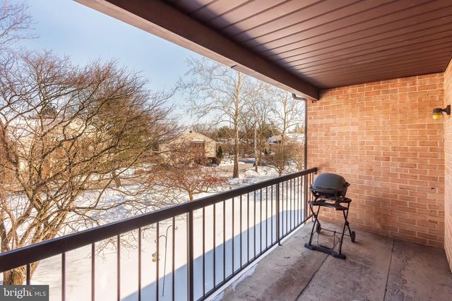 1323 EAGLES RIDGE DR, Chesterbrook, PA 19087