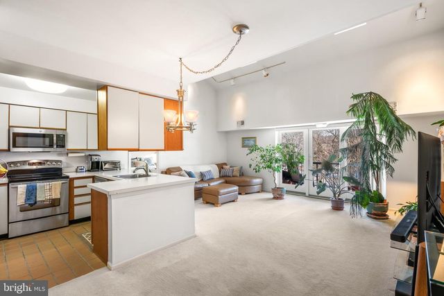 1323 EAGLES RIDGE DR, Chesterbrook, PA 19087