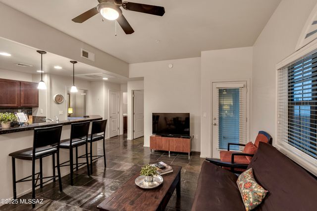 2010 E River Rd Unit 102, Tucson, AZ 85718