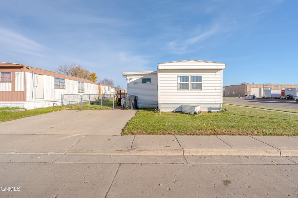 145 Georgia Street, Bismarck, ND 58504
