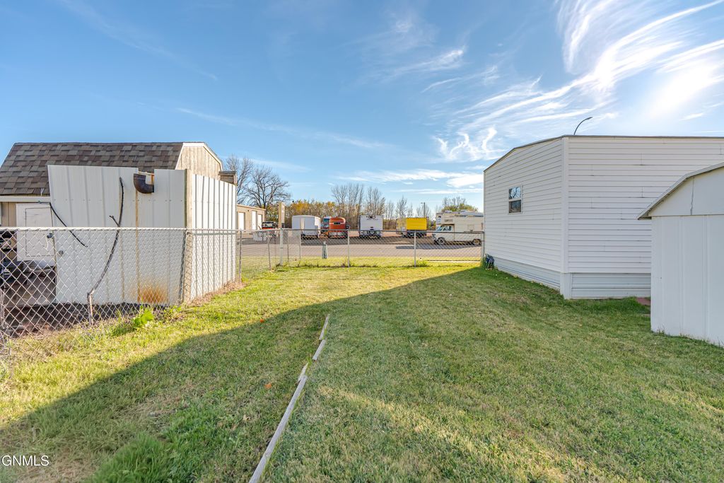 145 Georgia Street, Bismarck, ND 58504 photo 30