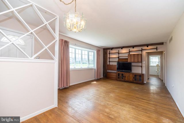 360 DEB LN, Warminster, PA 18974