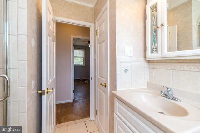 360 DEB LN, Warminster, PA 18974