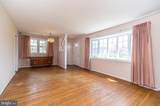 360 DEB LN, Warminster, PA 18974