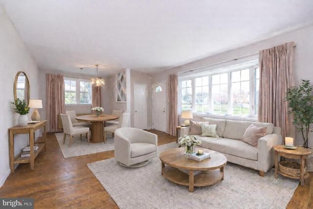 360 DEB LN, Warminster, PA 18974