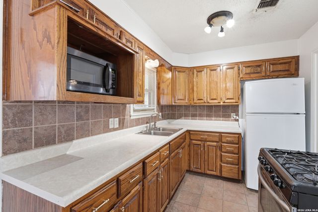 343 W Palfrey, San Antonio, TX 78223