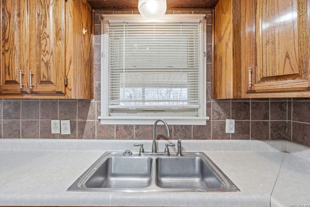 343 W Palfrey, San Antonio, TX 78223