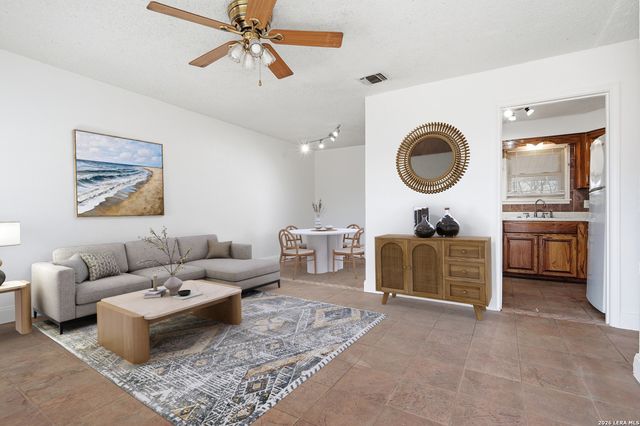 343 W Palfrey, San Antonio, TX 78223