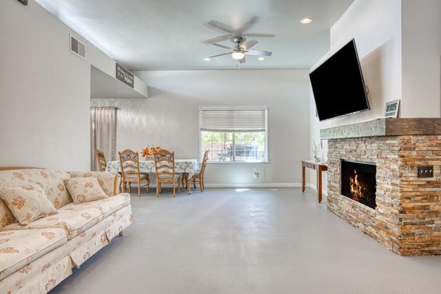 8588 Taft Court, Yucca Valley, CA 92284