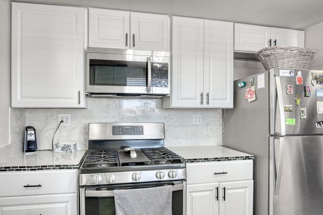 8588 Taft Court, Yucca Valley, CA 92284