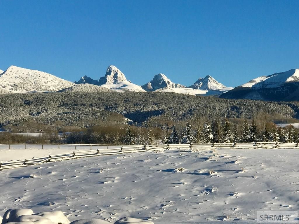 Image 18 of property listing at 1990 Snow Crest Ranch Drive, Driggs, ID 83422