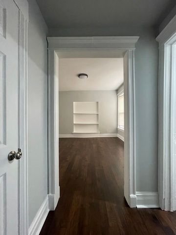 916 W 68th Street 2W, Chicago, IL 60621