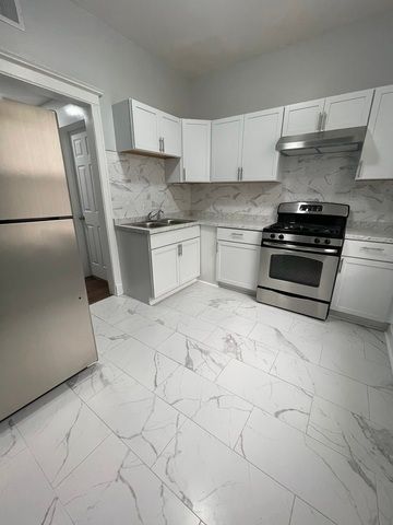 916 W 68th Street 2W, Chicago, IL 60621